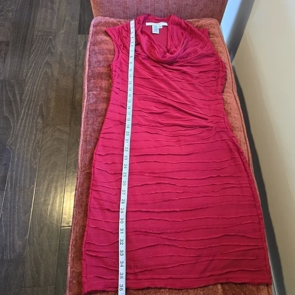 Max Studio Ruched & Textured Stretch Red Sleeveless Cowl Neck Sheath Dress Sz. S - Picture 10 of 10
